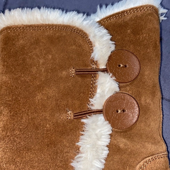 Boots - Picture 2 of 4